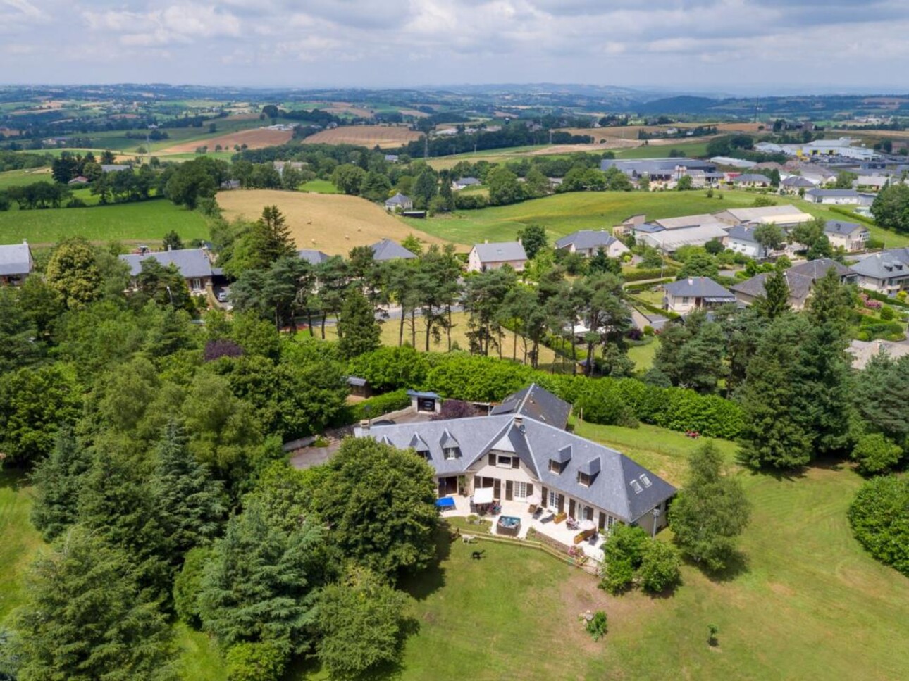 Photos 2 - Prestigious - Property