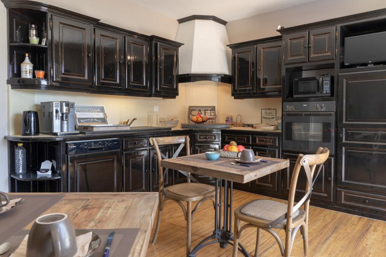 Photos 6 - Prestigious - Property