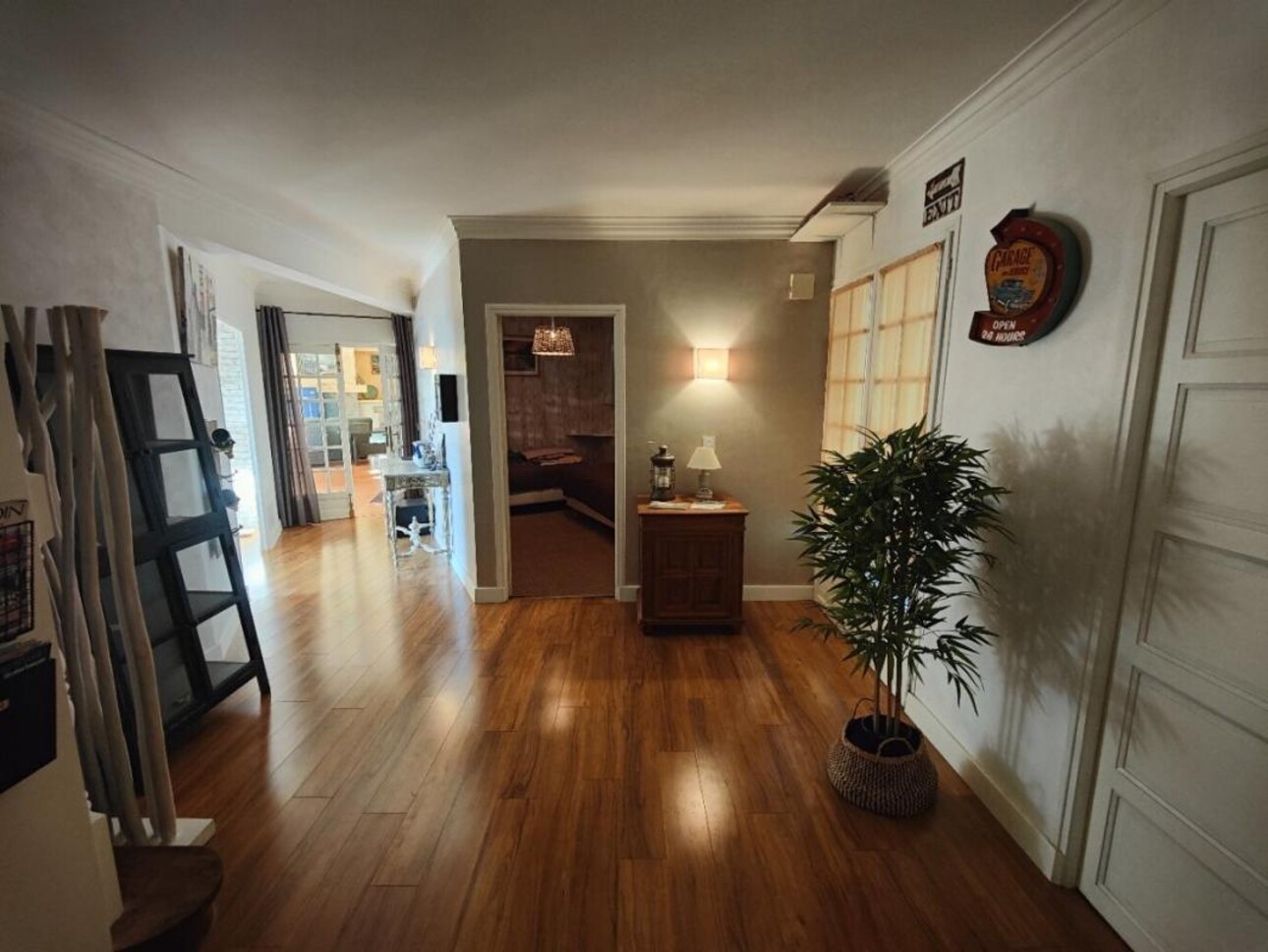 Photos 10 - Prestigious - Property