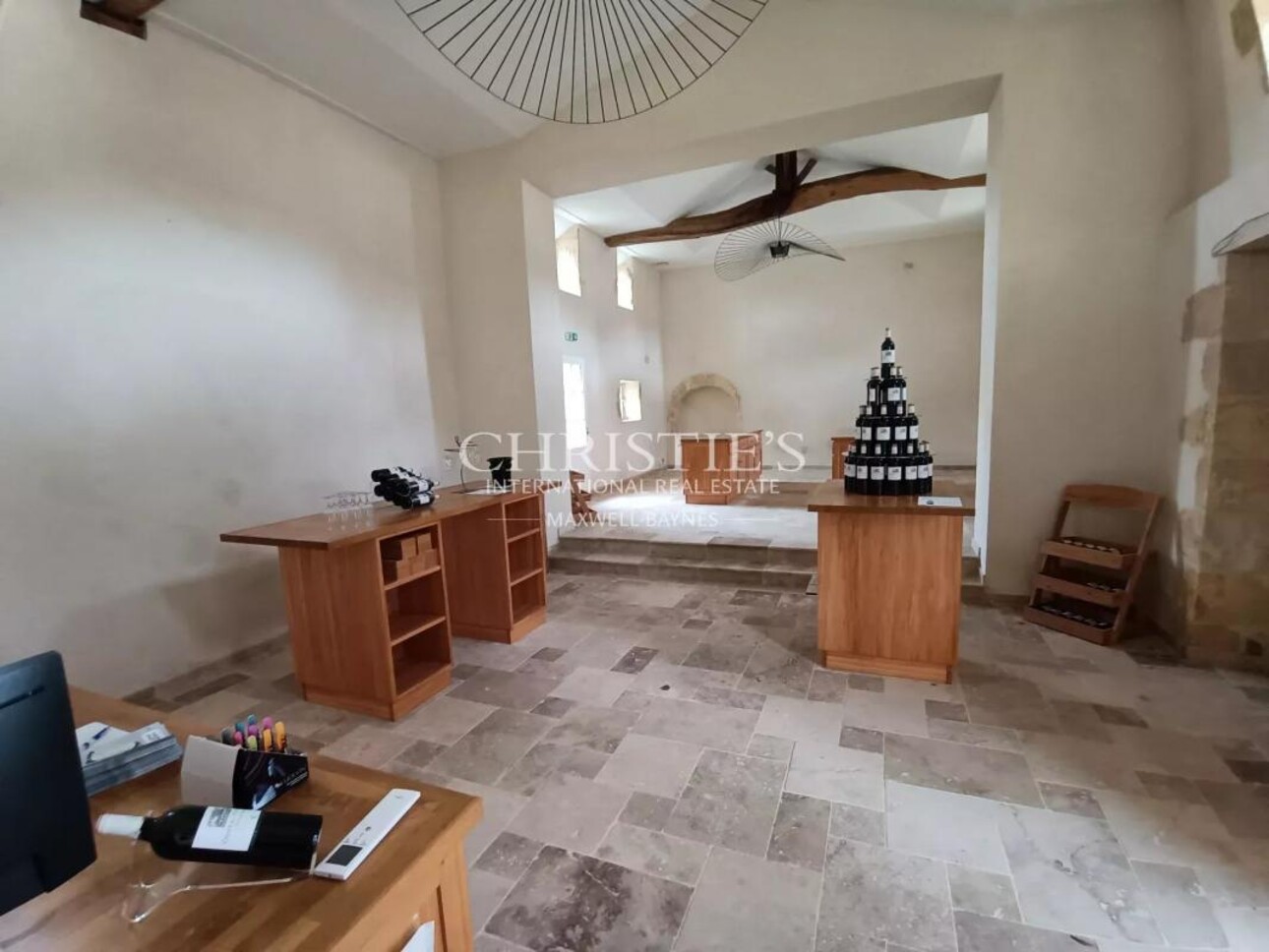 Photos 10 - Vineyard - 28 ha wine estate in excellent condition with attractive buildings
