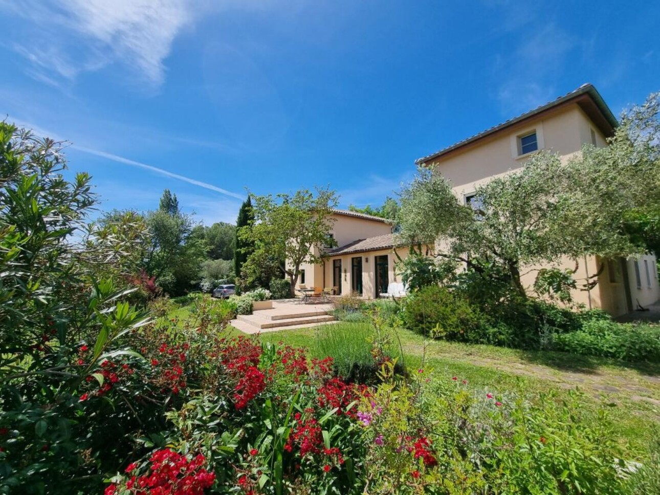 Photos 1 - Prestigious - Property