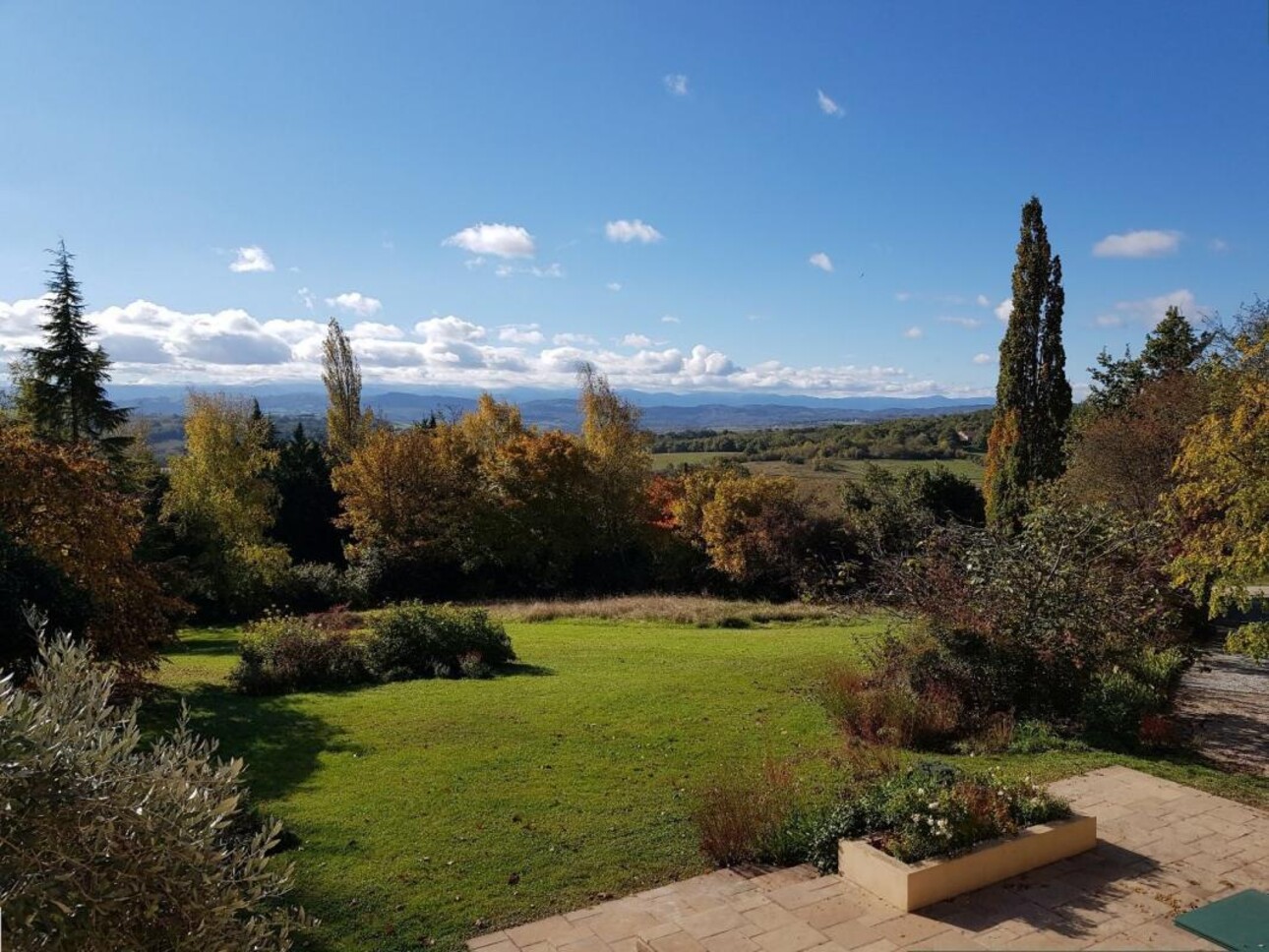 Photos 3 - Prestigious - Property