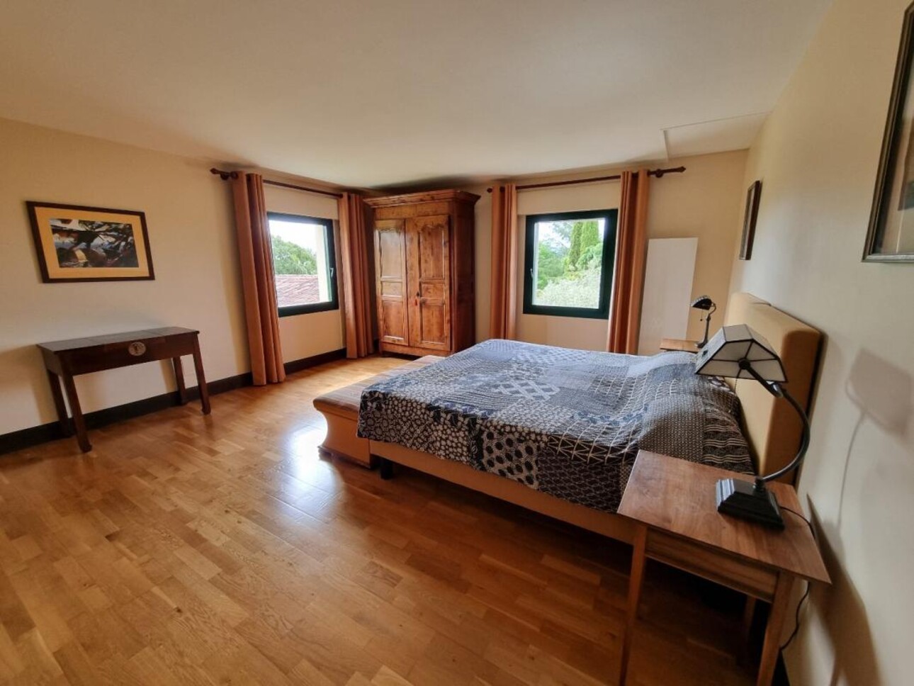 Photos 10 - Prestigious - Property