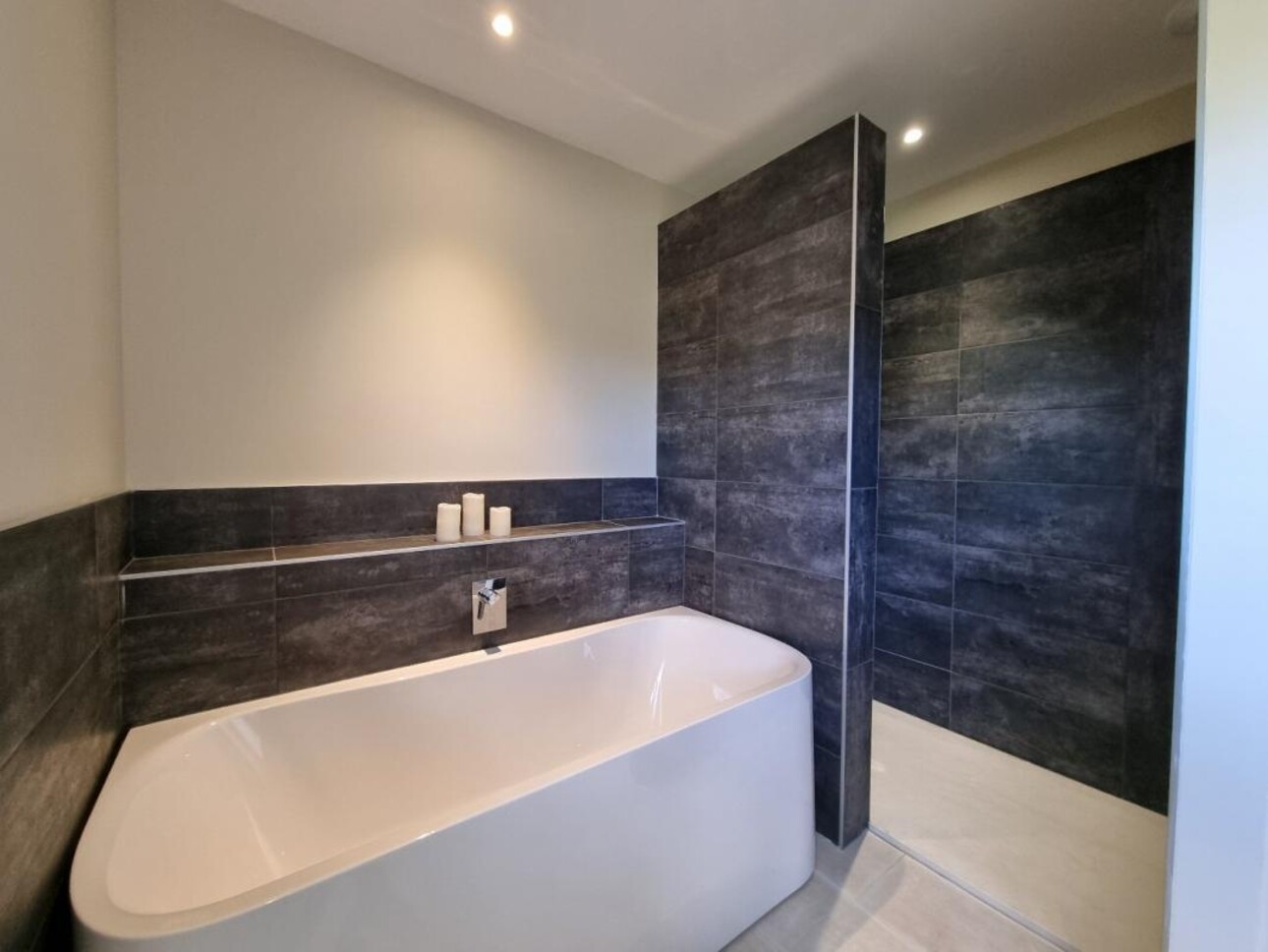 Photos 15 - Prestigious - Property