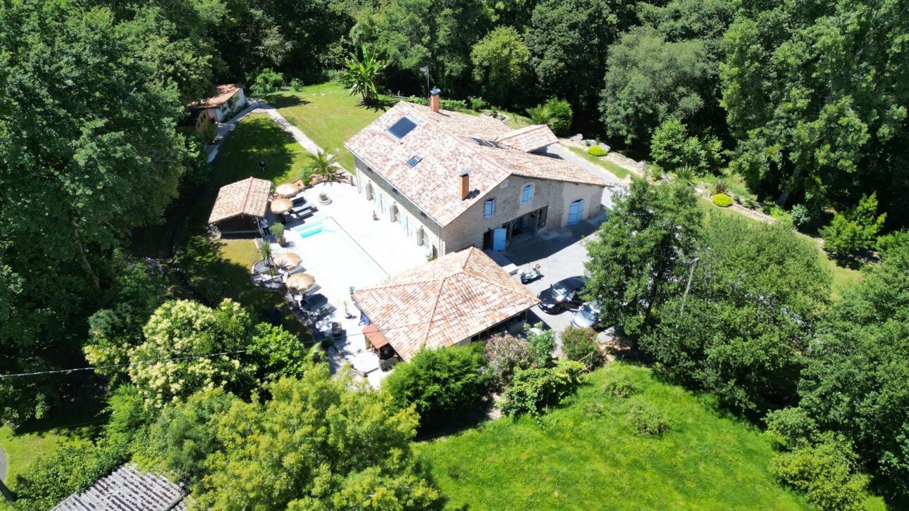 Photos 1 - Prestigious - House