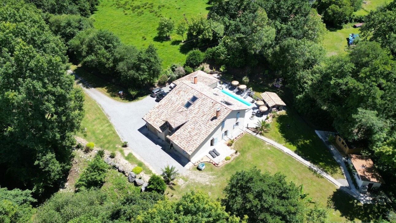 Photos 10 - Prestigious - House