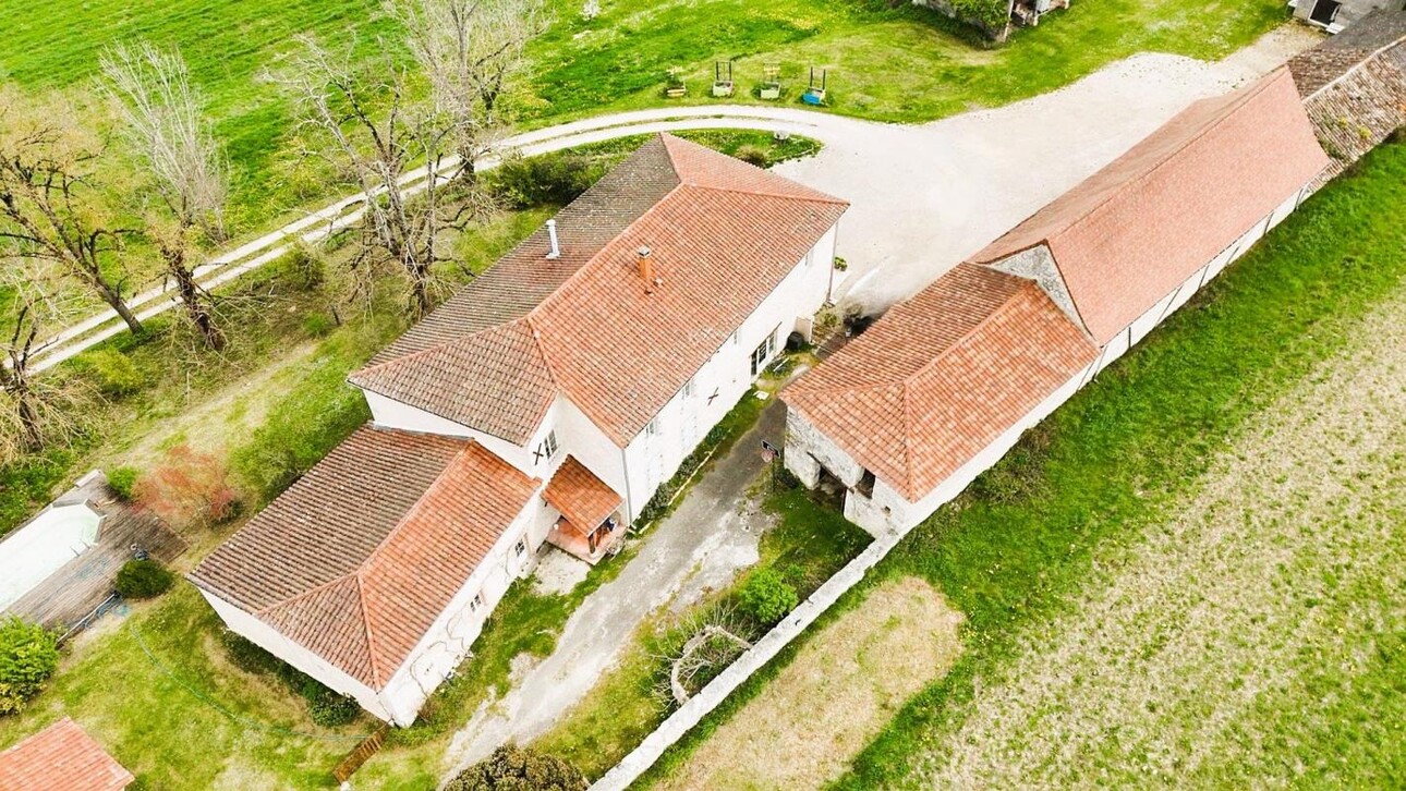 Photos 10 - Prestigious - House