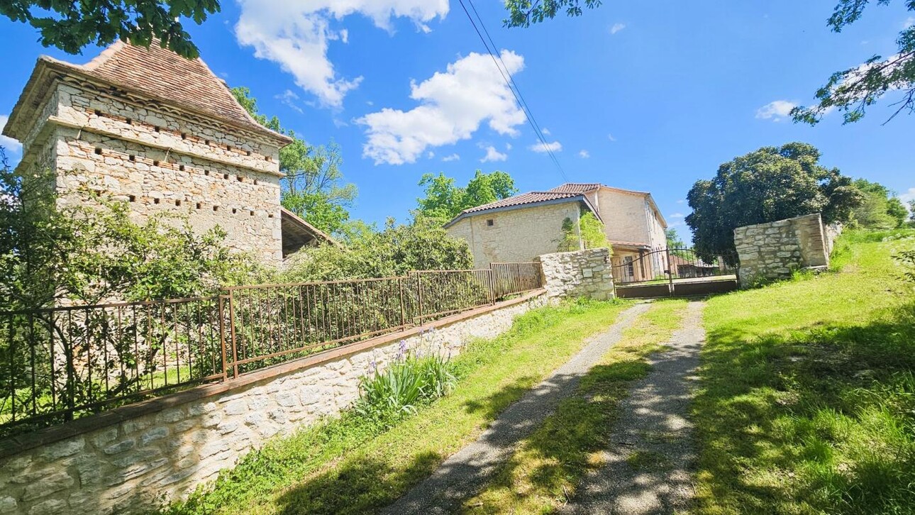 Photos 20 - Prestigious - House