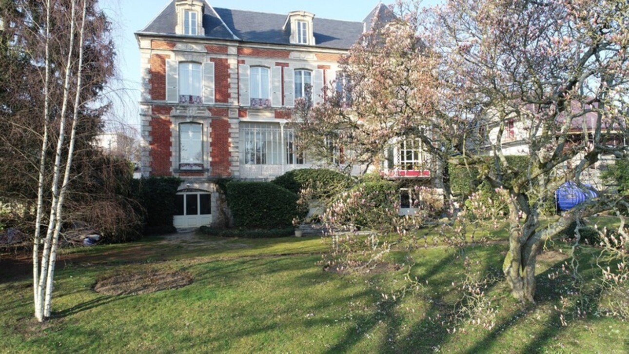 Photos 25 - Prestigious - Department Aisne (02), CHATEAU THIERRY center, 1850 residence of 600 m² of living space and enclosed