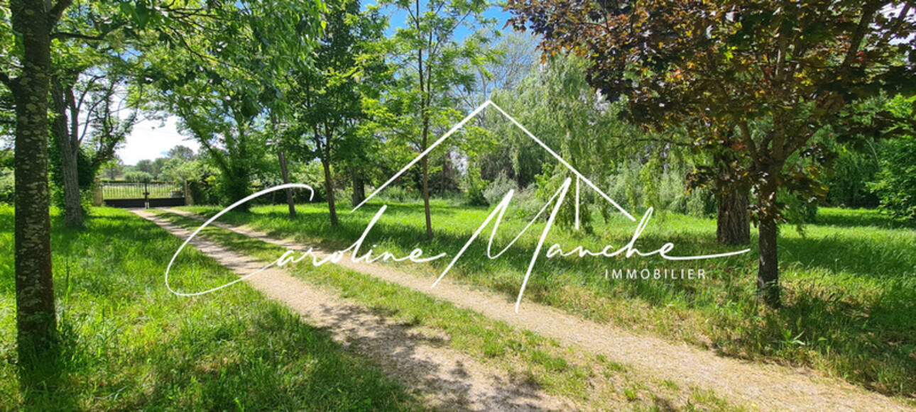 Photos 1 - Prestige - A VENDRE à Trets - Maison de 300 m² à rénover sur terrain de 6500 m² divisible et bâtissable