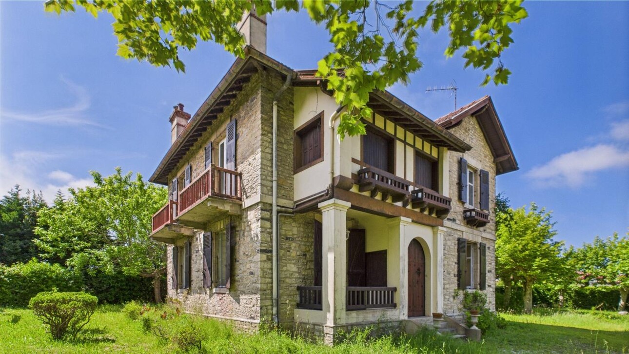 Photos 2 - Prestigious - Property