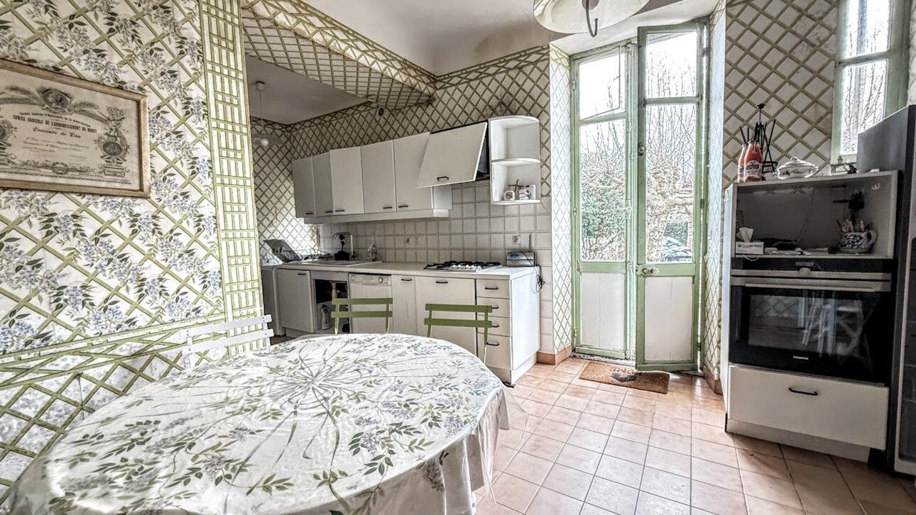Photos 16 - Prestigious - Property