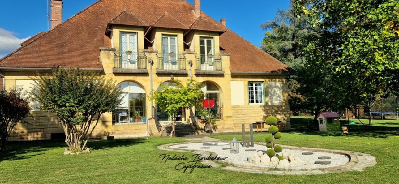 Photos 3 - Prestige - Maison de maître au bord de la Dordogne, 297 m2, 10 p, avec dépendances + piscine