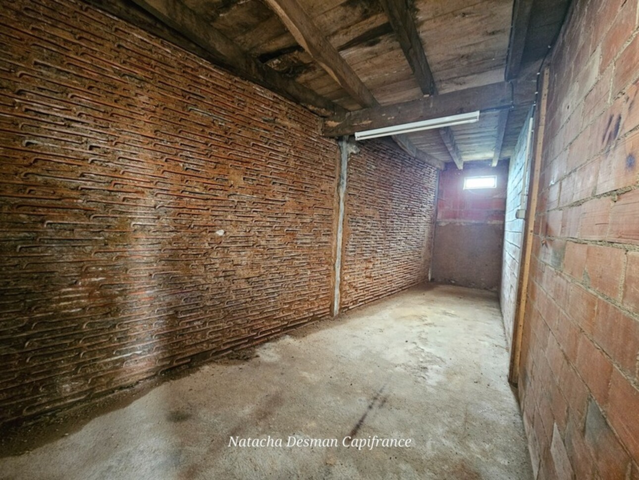 Photos 4 - Touristique - Garages- Remises  à vendre CHASSENEUIL SUR BONNIEURE (16)