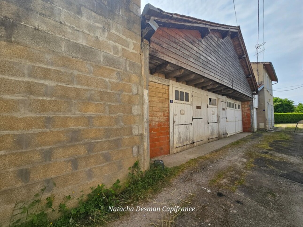 Photos 5 - Touristique - Garages- Remises  à vendre CHASSENEUIL SUR BONNIEURE (16)