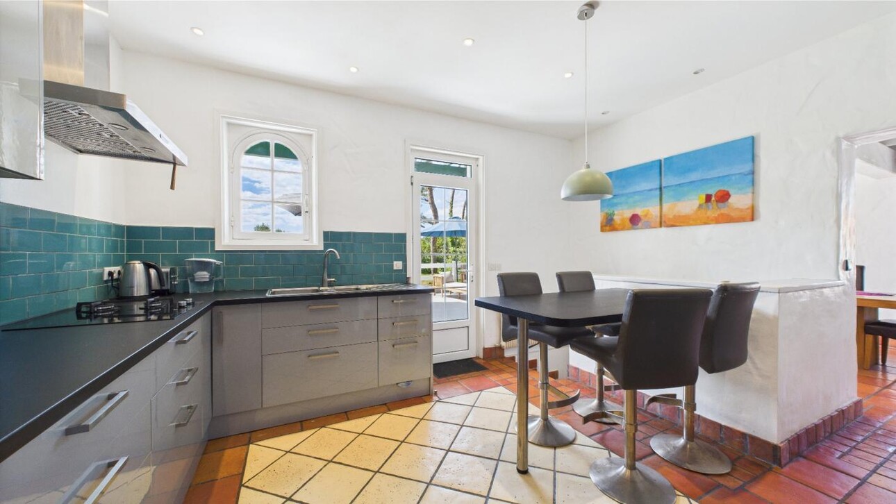 Photos 8 - Prestigious - Property