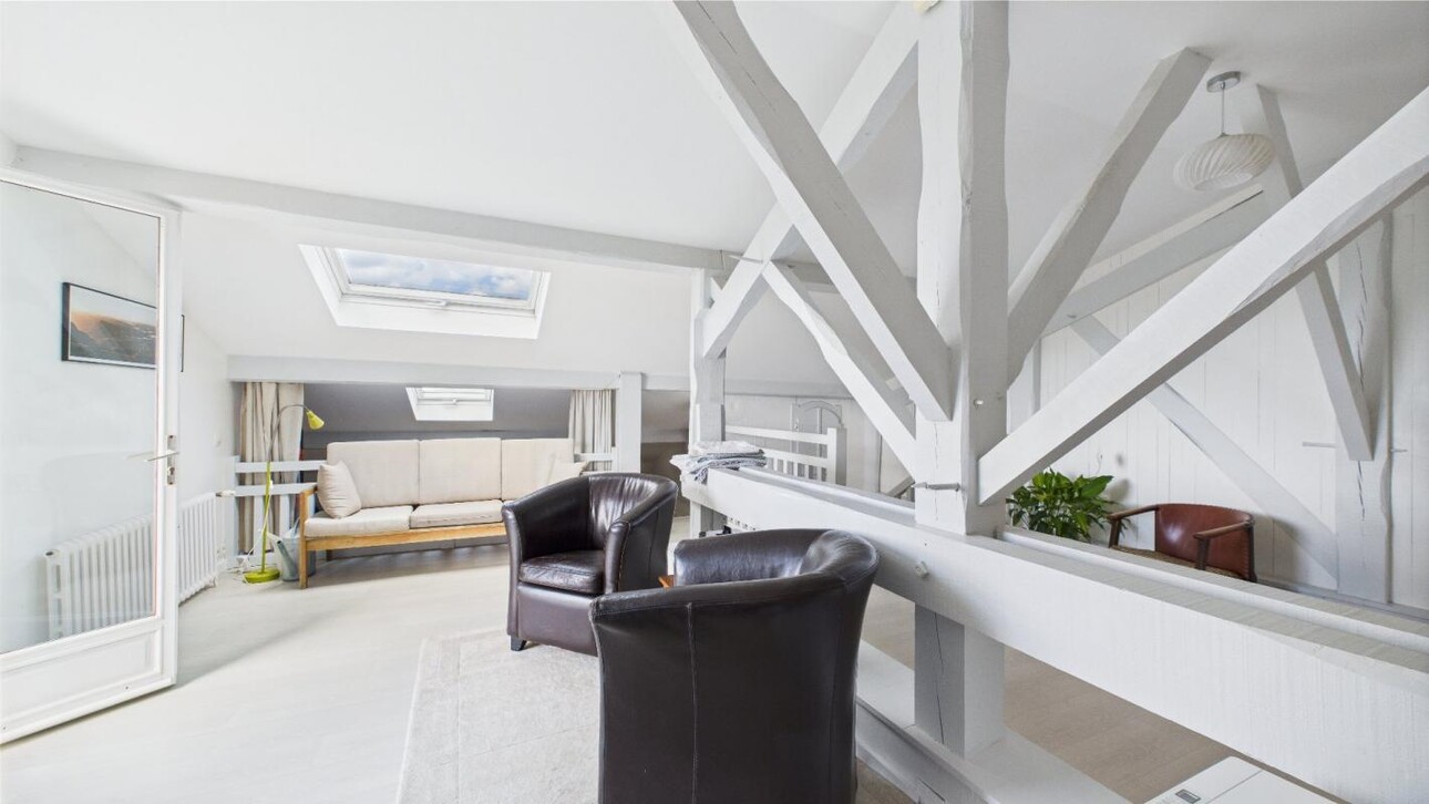 Photos 12 - Prestigious - Property