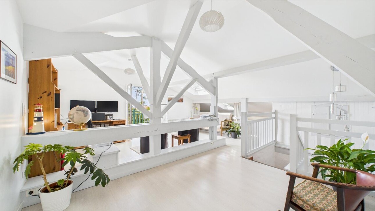 Photos 13 - Prestigious - Property