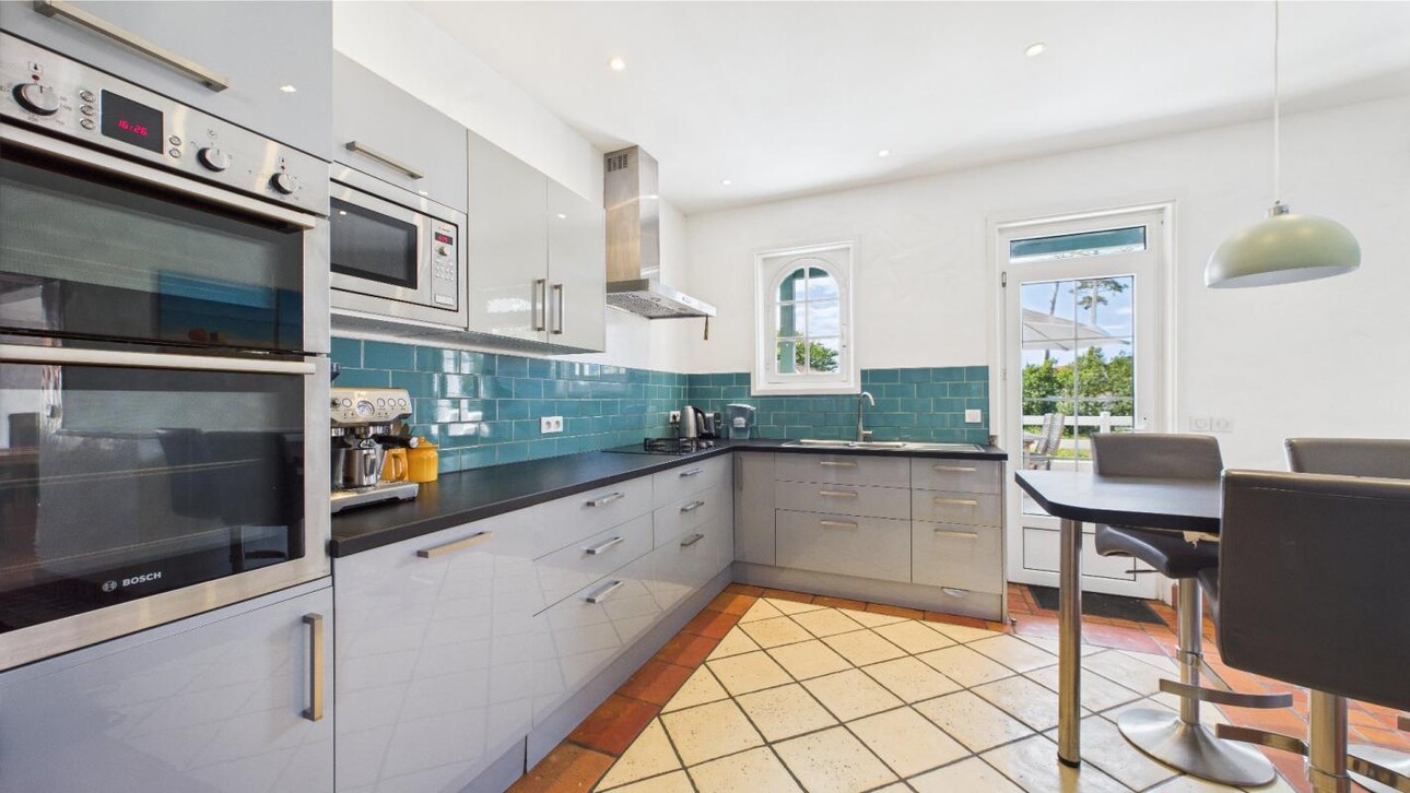 Photos 15 - Prestigious - Property