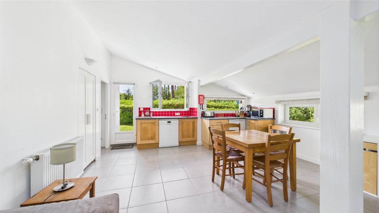 Photos 16 - Prestigious - Property
