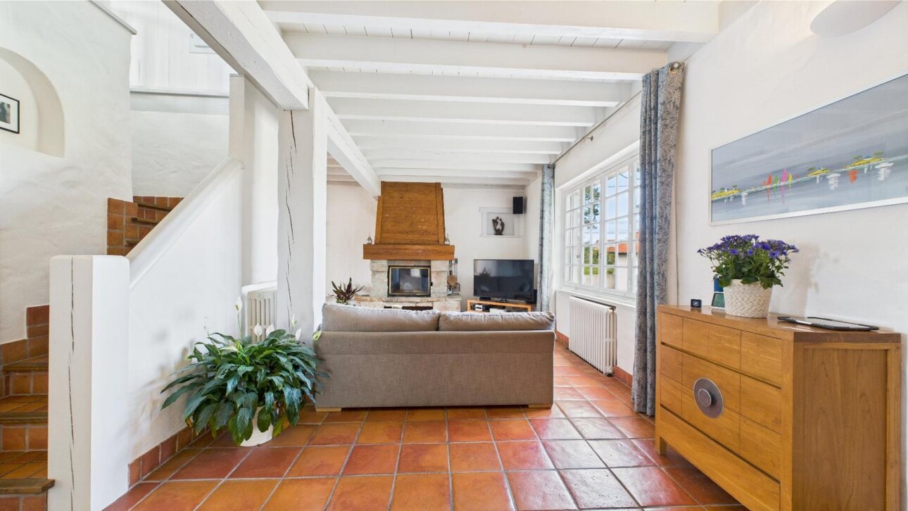 Photos 17 - Prestigious - Property