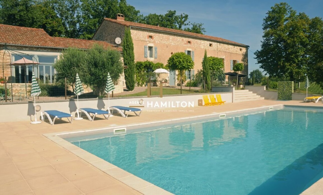 Photos 1 - Prestigious - Property