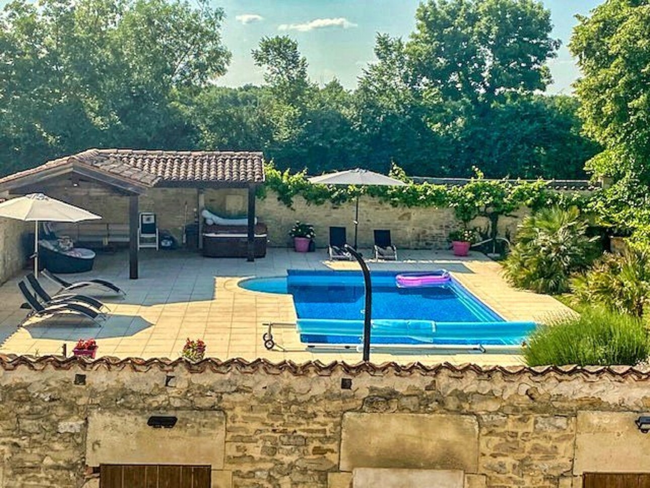 Photos 1 - Prestigious - House