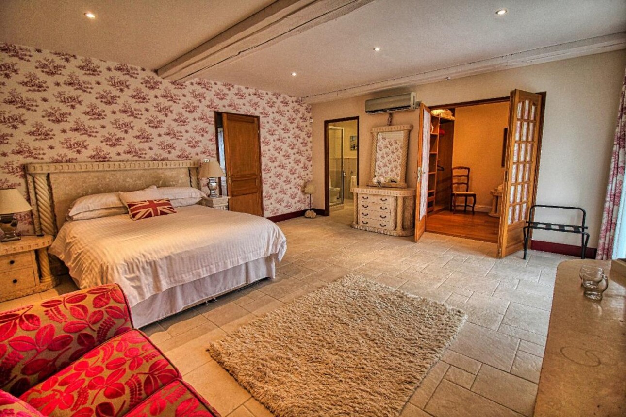 Photos 11 - Prestigious - House
