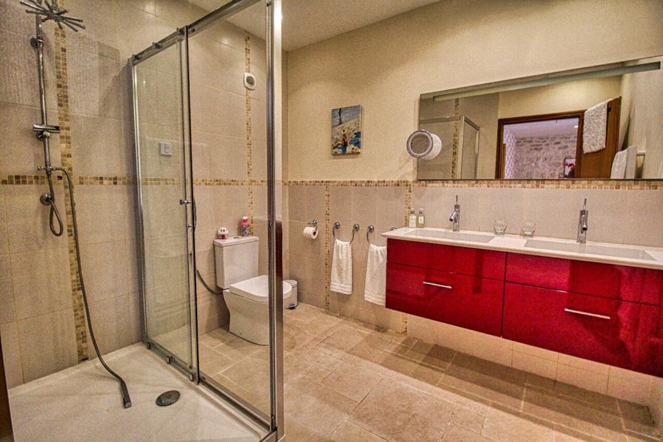 Photos 13 - Prestigious - House