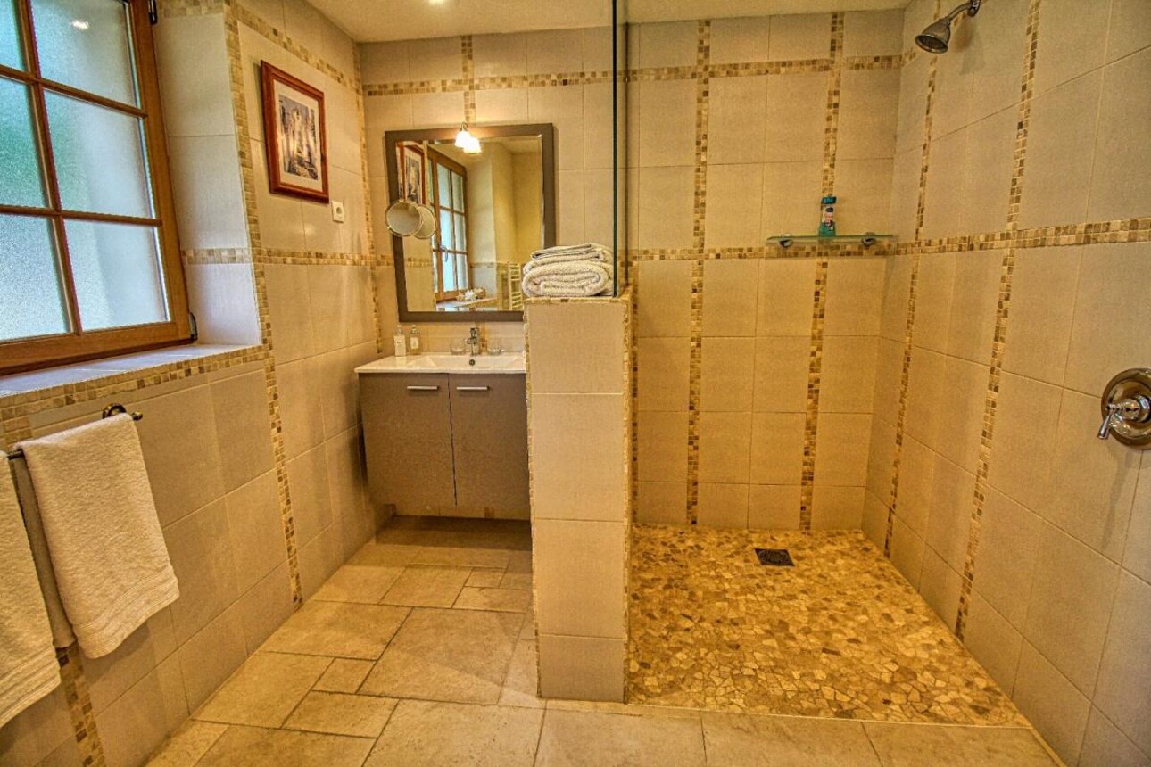 Photos 14 - Prestigious - House