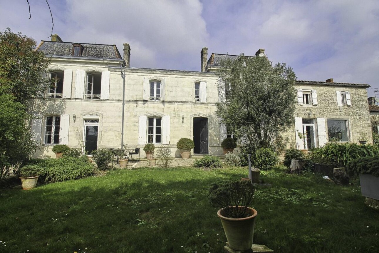 Photos 1 - Prestige - Maison de caractère