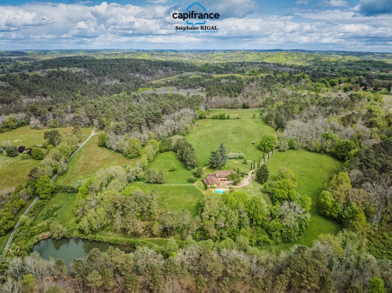 Photos 2 - Équestre - Propriete à vendre 7 pièces FUMEL (47) Propriété de 230m2 sur 11ha de prairie et de bois. Piscine et lac
