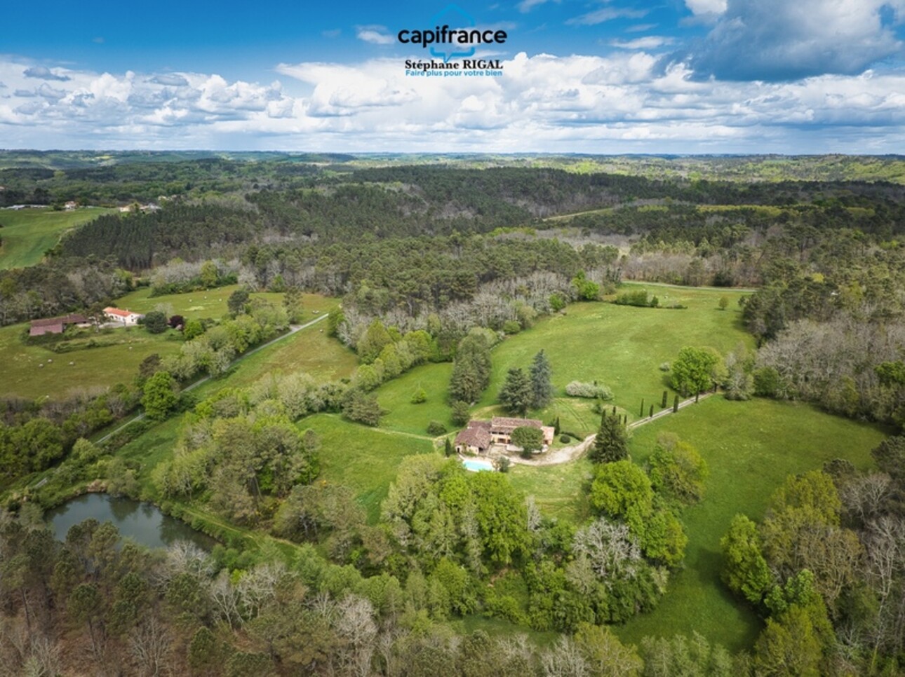 Photos 20 - Équestre - Propriete à vendre 7 pièces FUMEL (47) Propriété de 230m2 sur 11ha de prairie et de bois. Piscine et lac
