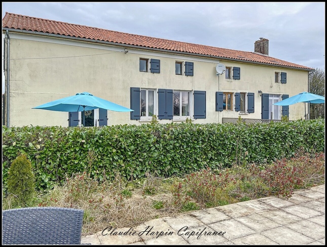 Photos 2 - Équestre - LARGEASSE (79) à vendre PROPRIETE 12 pièces,  environ 328 m² hab - 3.8 hect - piscine - dépendances