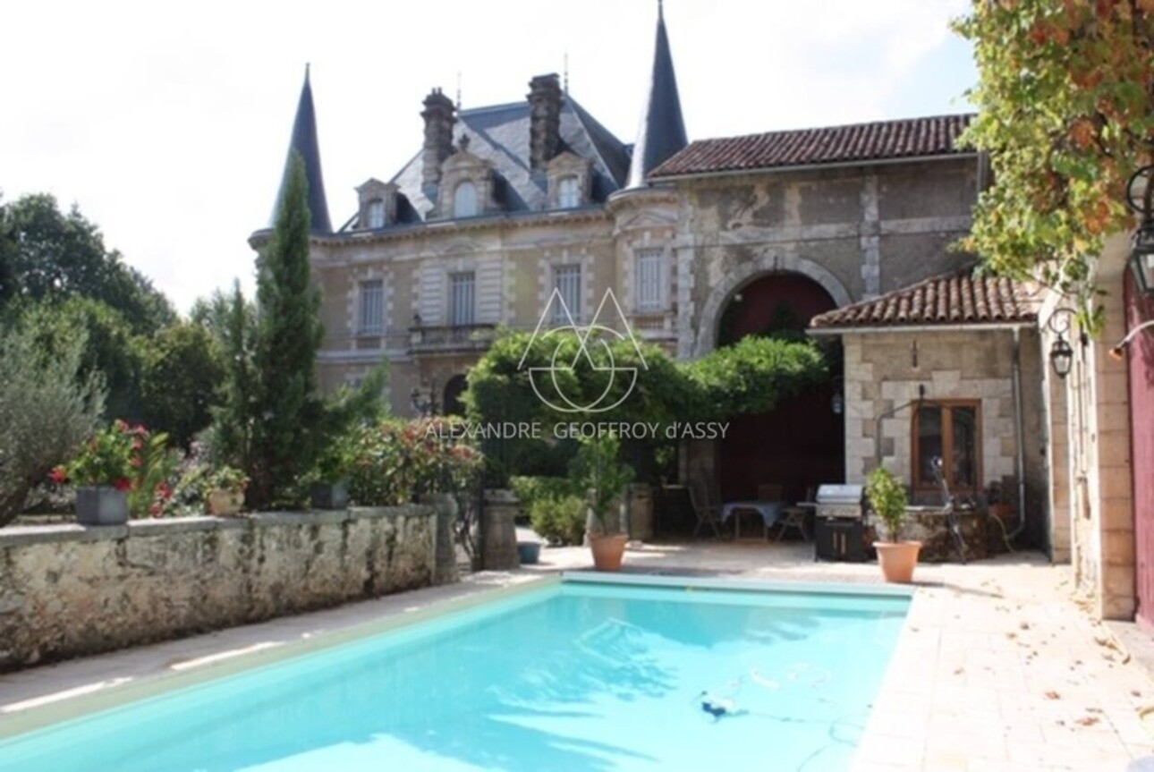 Photos 2 - Prestige - Château 19ème d'environ 1000 m² habitables