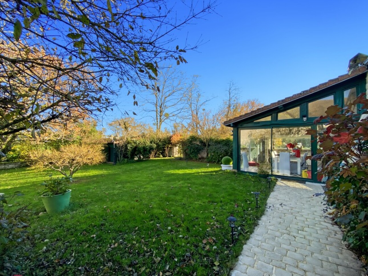 Photos 8 - Prestige - Dpt Vienne (86), à vendre à Thuré,  Maison de Maître 16 pièces 670m2-35720 m2