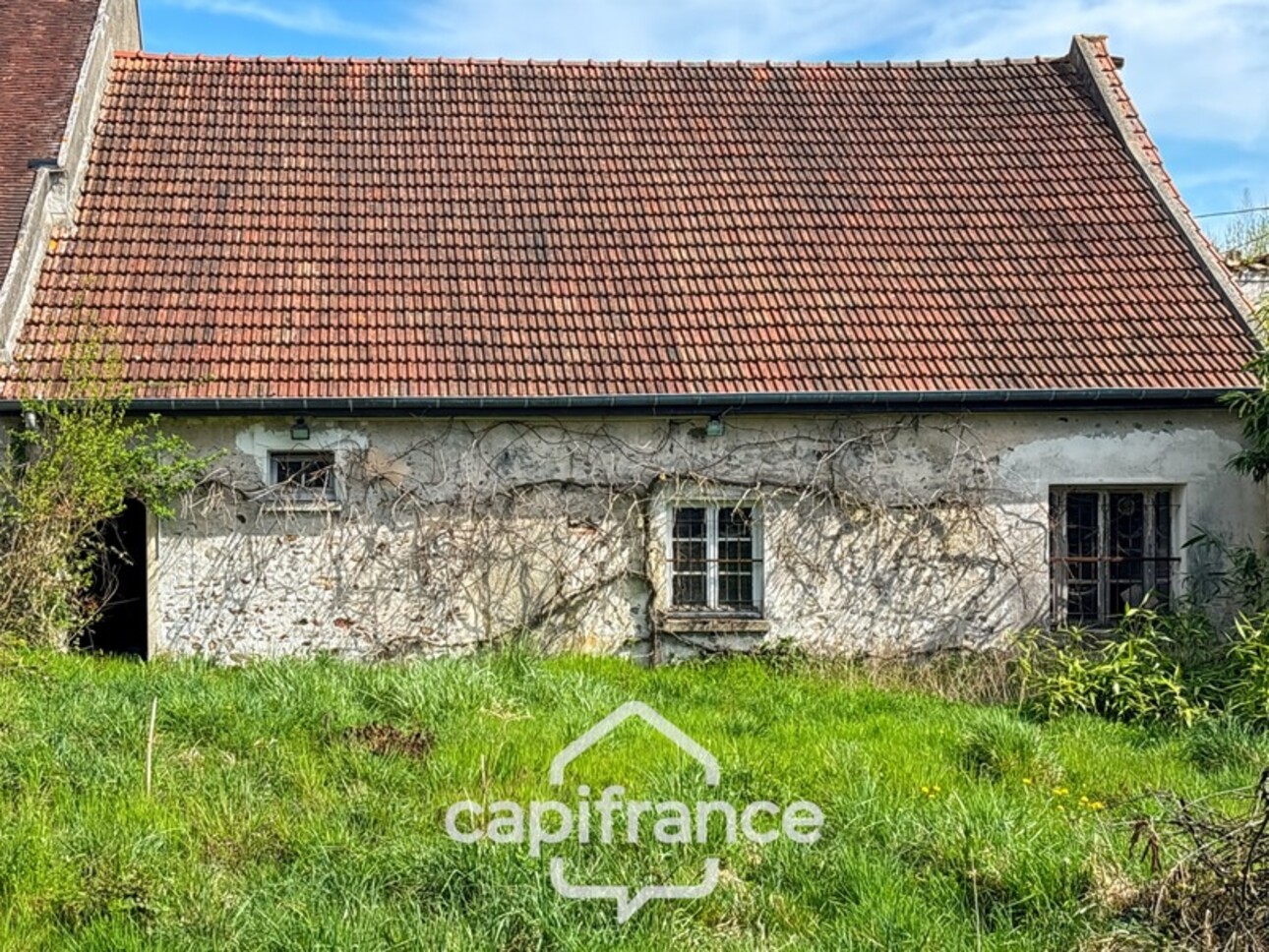 Photos 1 - Touristique - grange à vendre 3 pièces de 200 m²  VERDELOT (77)