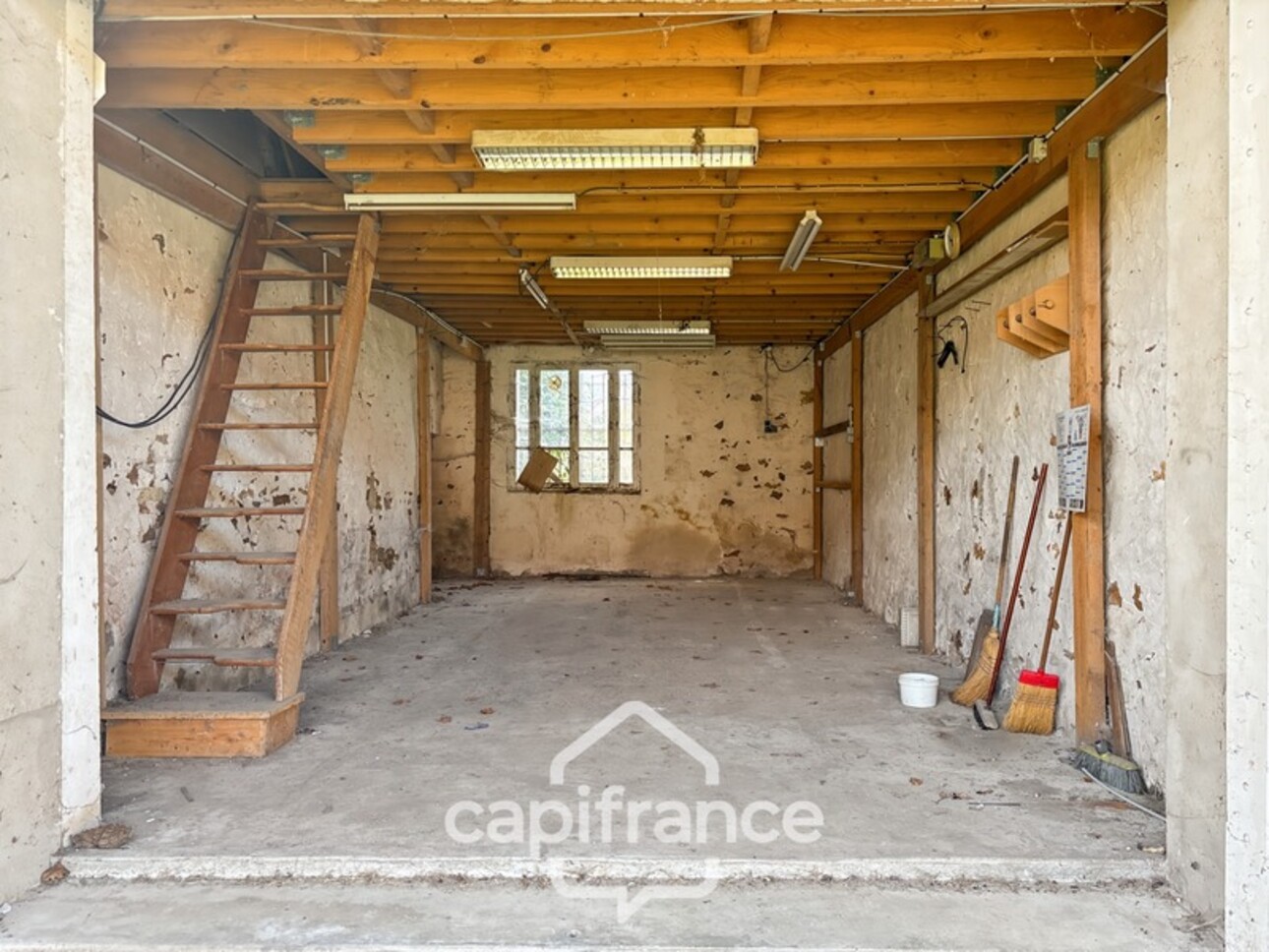 Photos 4 - Touristique - grange à vendre 3 pièces de 200 m²  VERDELOT (77)