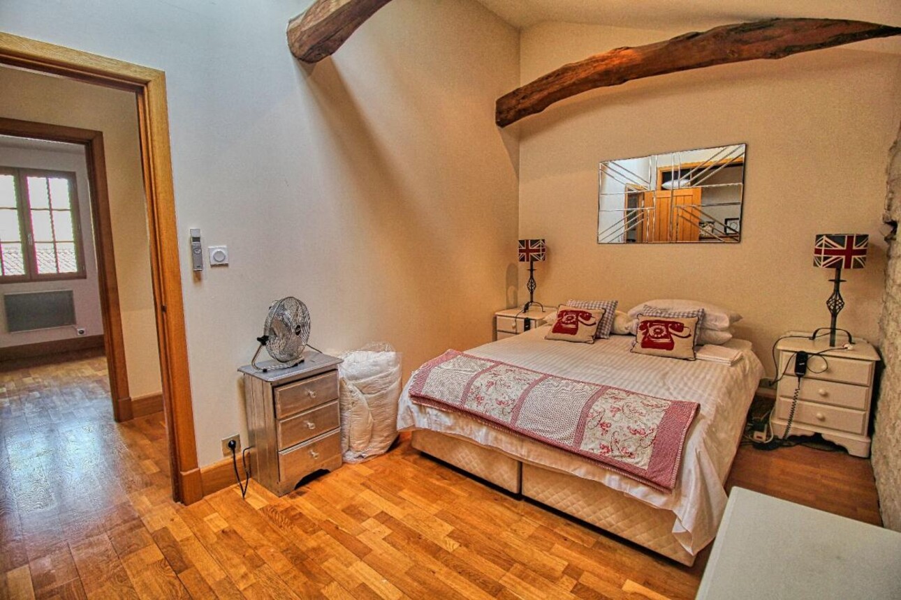 Photos 17 - Tourist - House