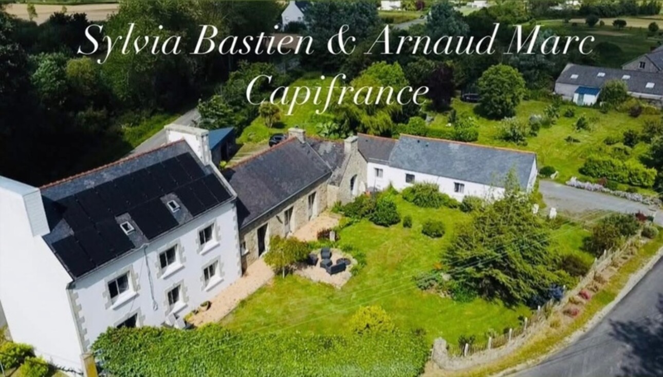 Photos 1 - Touristique - Maison de caractère avec gîte indépendant – 10 pièces – 238 m² – Kerlouan (Finistère)