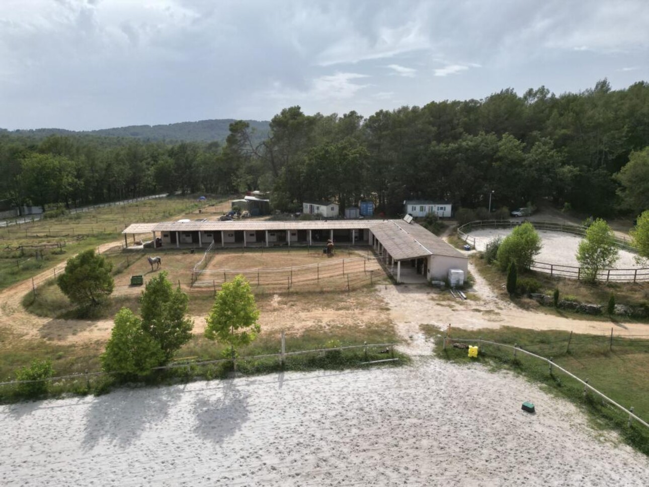 Photos 2 - Équestre - Propriété équestre sur 30 273 m² - secteur Draguignan (83)
