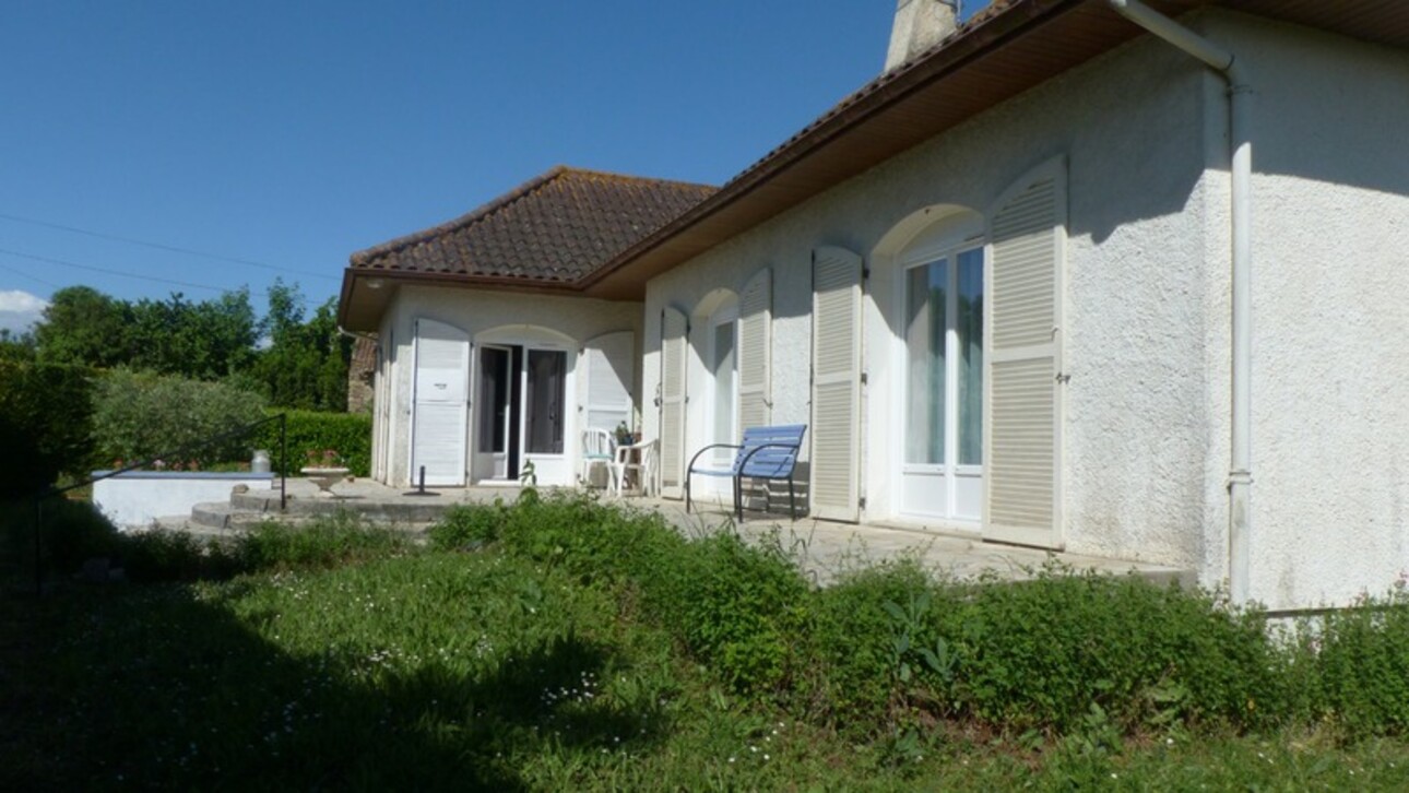 Photos 3 - Touristique - Propriete à vendre 5 pièces SAINT JEAN DE SAUVES (86) TERRAIN 5 600 m²