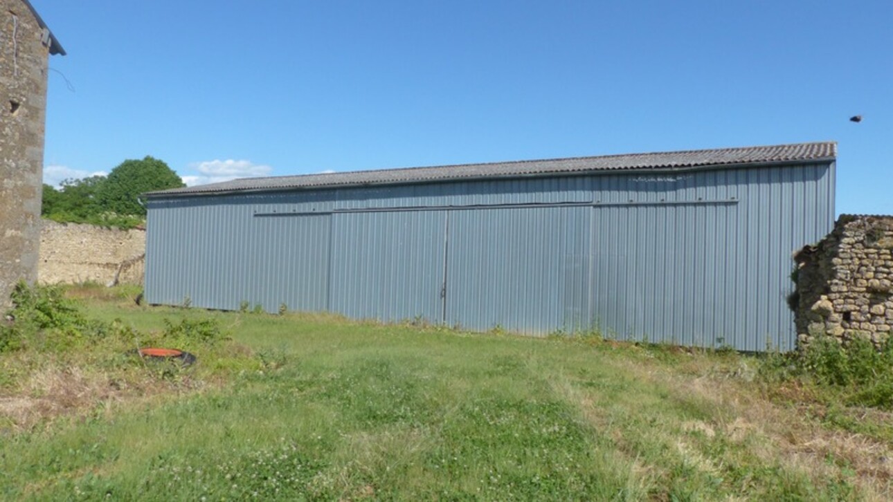 Photos 12 - Touristique - Propriete à vendre 5 pièces SAINT JEAN DE SAUVES (86) TERRAIN 5 600 m²