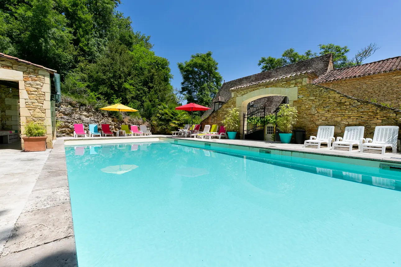 Photos 9 - Prestige - Authentique chartreuse du XVIII ème siècle avec ses 3 gîtes, sa piscine sur 10 ha environ