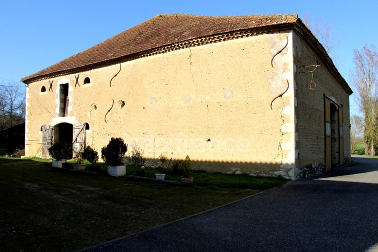 Photos 32 - Prestige - Propriété agricole avec maison de 205 m2, grange de 415 m2 et ancien séchoir à tabac de 270 m2 à vendre à FLEURANCE (32), sur terrain de 15 800 m2