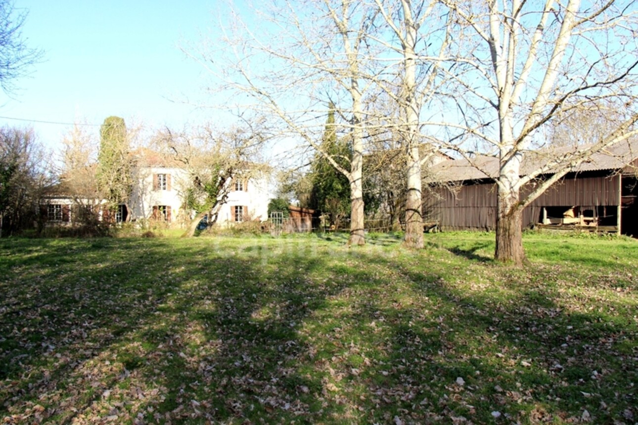 Photos 38 - Prestige - Propriété agricole avec maison de 205 m2, grange de 415 m2 et ancien séchoir à tabac de 270 m2 à vendre à FLEURANCE (32), sur terrain de 15 800 m2