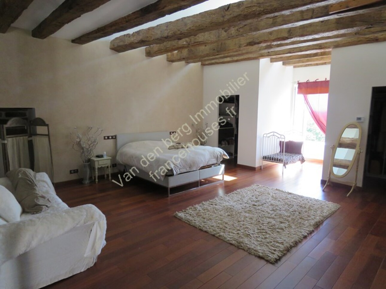 Photos 9 - Prestigious - Character property