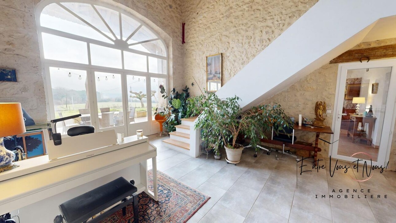Photos 5 - Touristique - PROPRIETE 288M2, DÉPENDANCES SUR 8,4HA