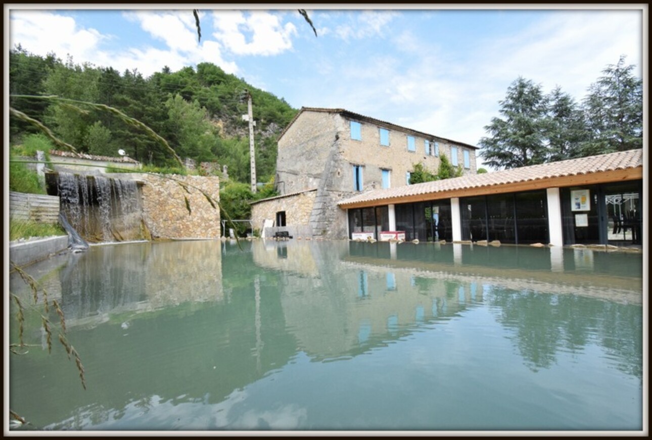 Photos 3 - Prestige - Castellane Gorges Du Verdon  2 hangars, hotel, restaurant, deux villas 5 ha de flan de colline visite du 14 au 20 juin