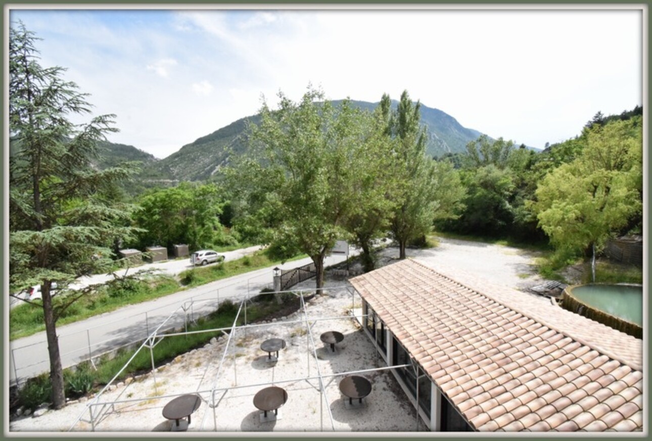 Photos 5 - Prestige - Castellane Gorges Du Verdon  2 hangars, hotel, restaurant, deux villas 5 ha de flan de colline visite du 14 au 20 juin
